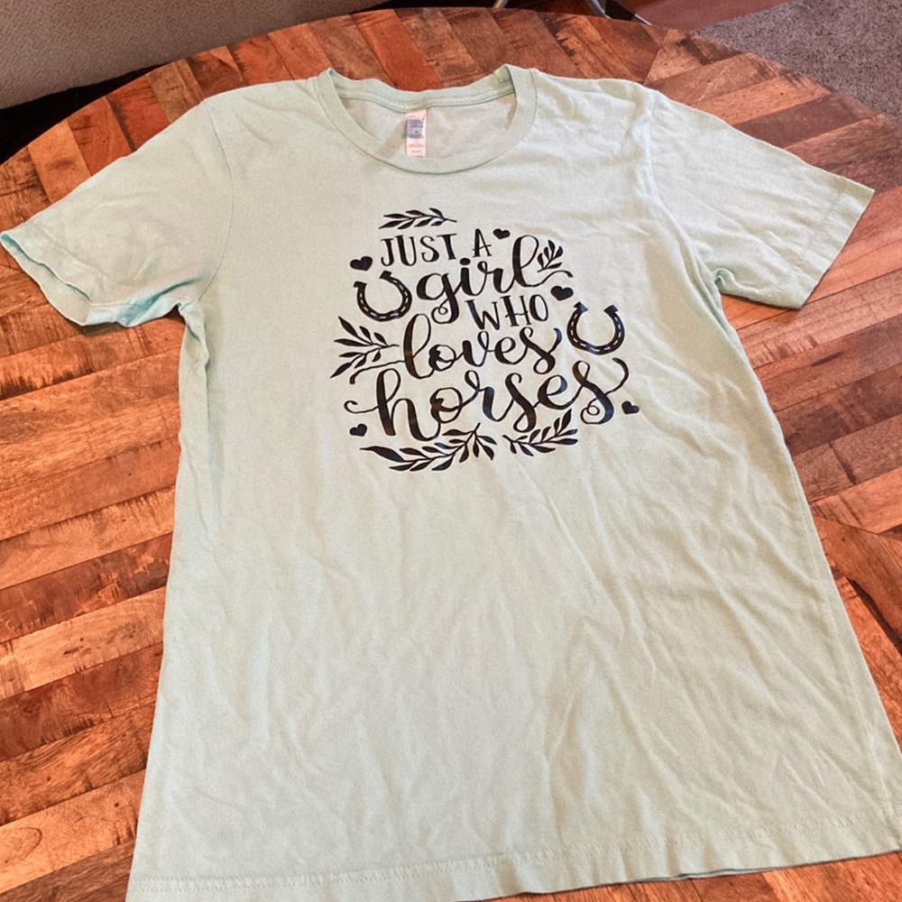 Bella canvas tee. S